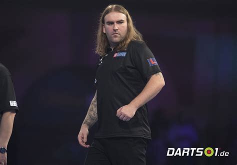 ryan searle darts player.